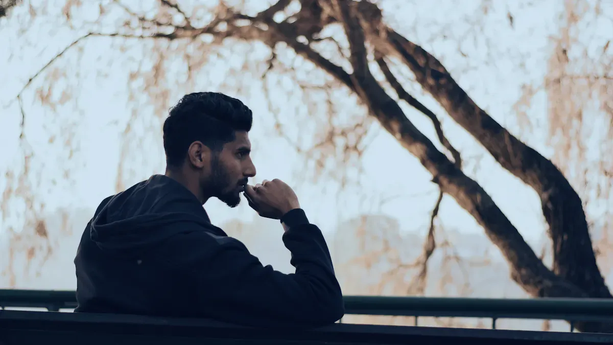 লিফটের জন্য অপেক্ষা করার সময় আপনি কী ভাবছেন?